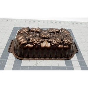 Nordic Ware Pumpkin On The Vine Loaf Bread Pan 1 LB Harvest Leaves Made In USA